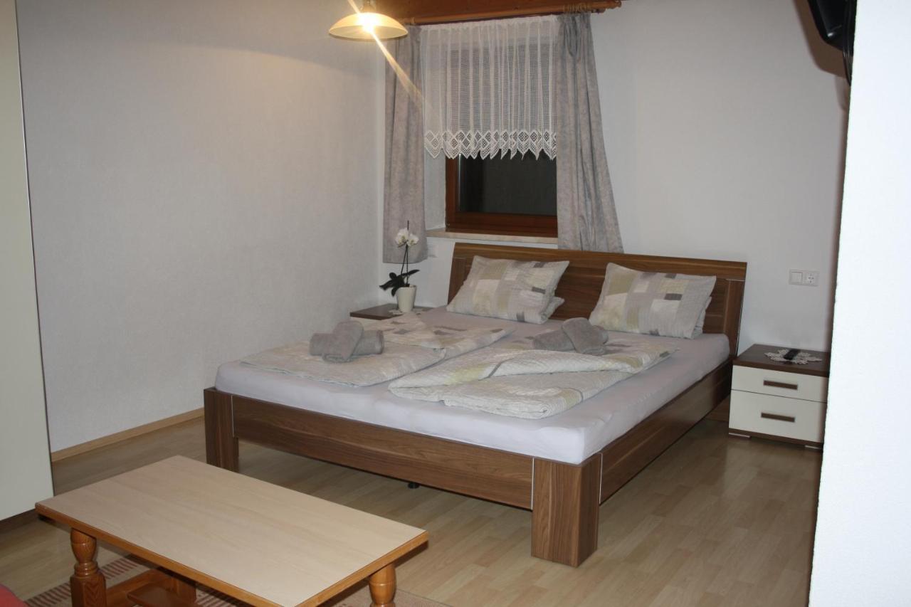 Ferienwohnung Fam. Bidner フラタッハ エクステリア 写真